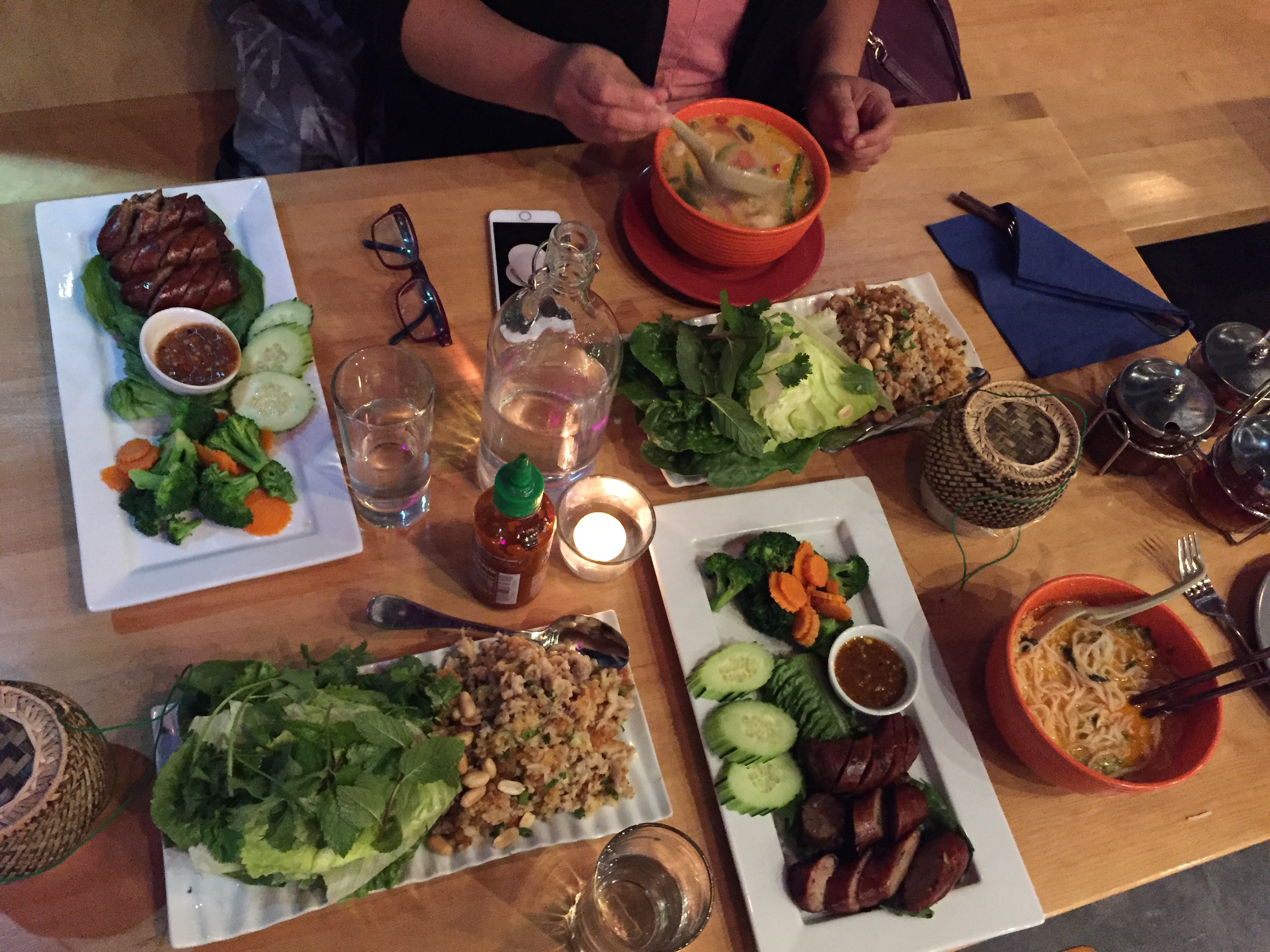 Nom Nom - Dine the Couve