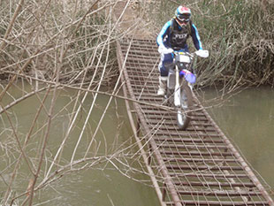 Bridge Crossing - GKTR Enduro Bridge Crossing - GKTR Enduro