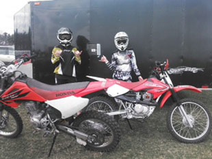 Nicole and Meg ready to race - GKTR Enduro GKTR Enduro Nicole and Meg