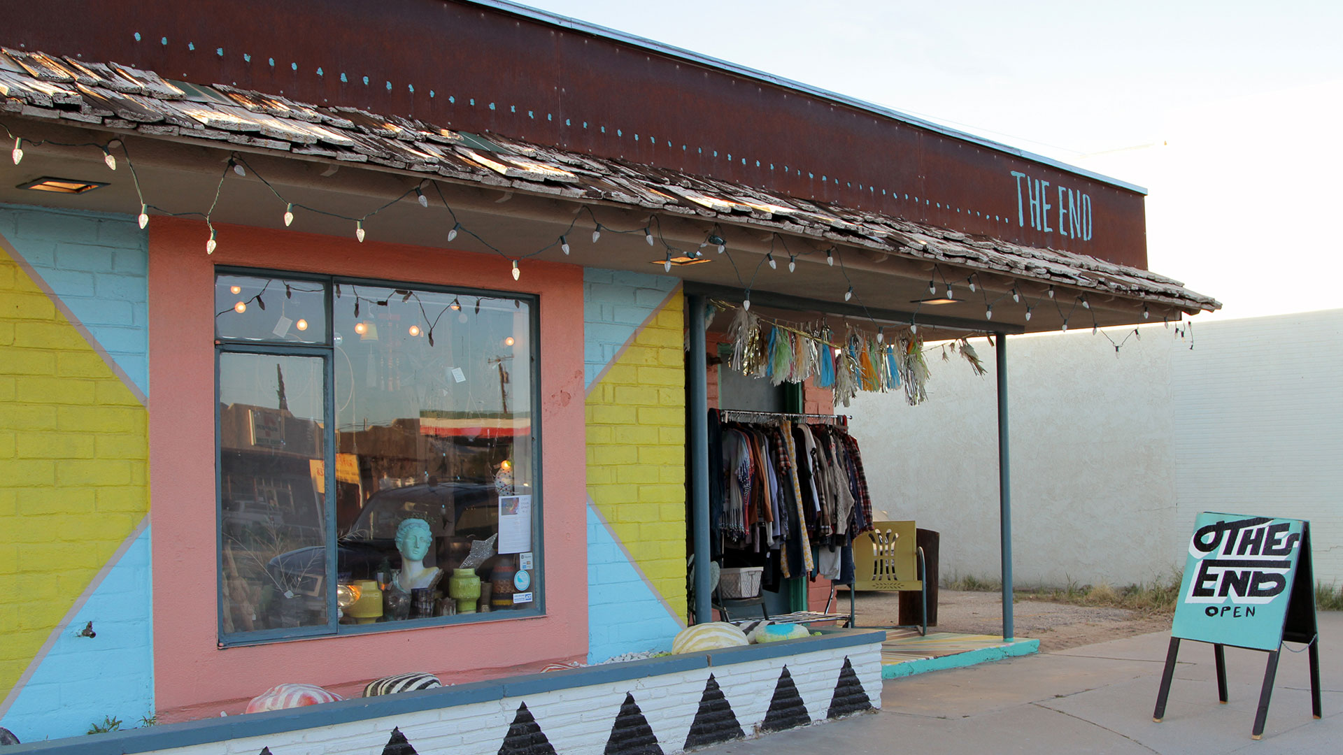 The Ultimate Greater Palm Springs Vintage Shopping Guide