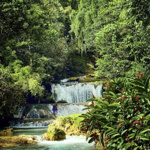 Mayfield Falls. Photo credit @islandoutpost