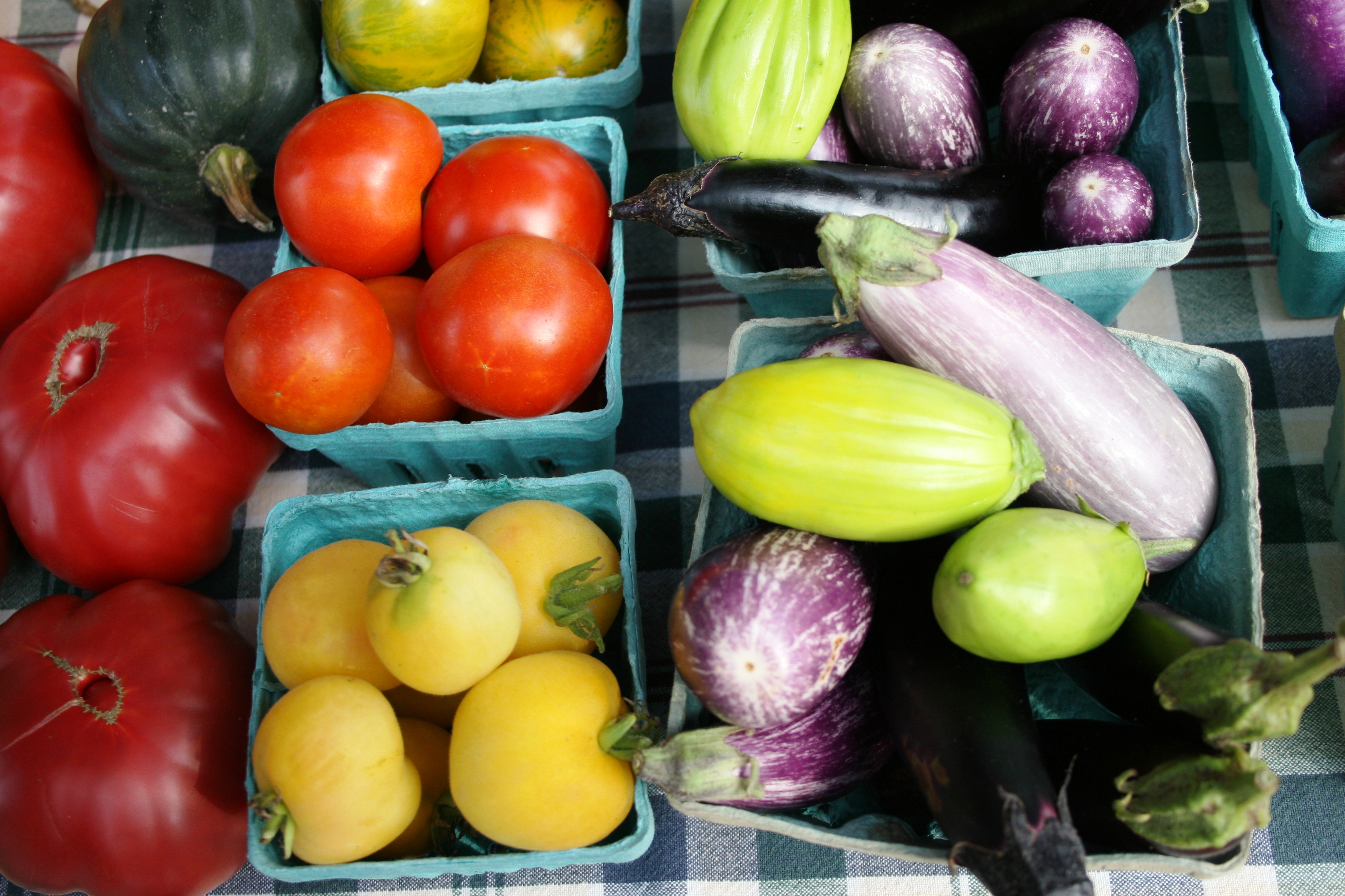 farmers-market-veggies