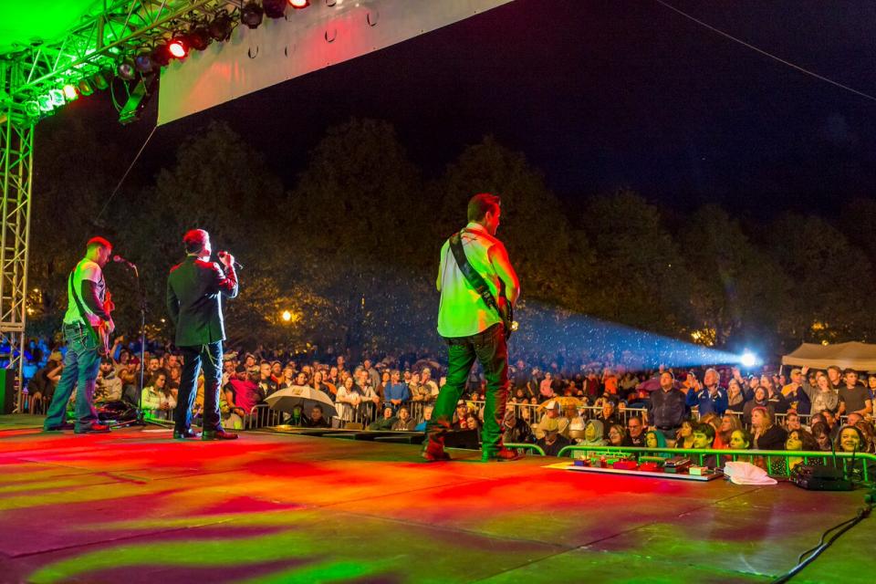 GlassFest Rock the Park courtesy of Corning's Gaffer District