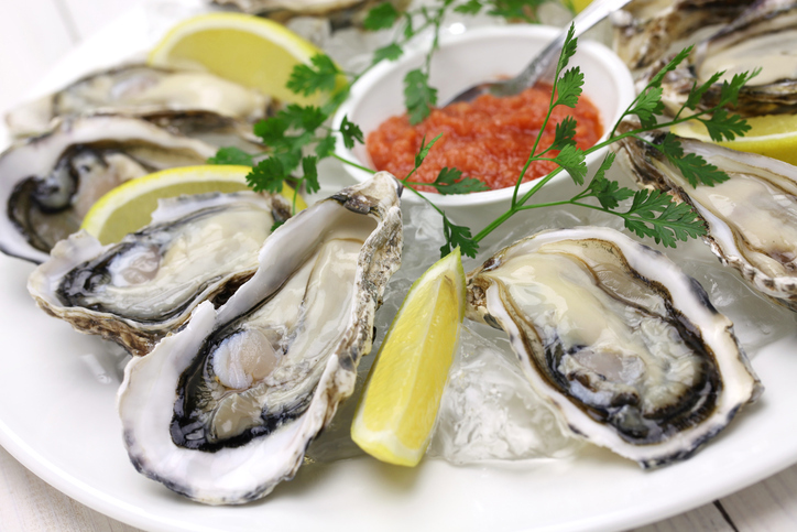 fresh oysters plate