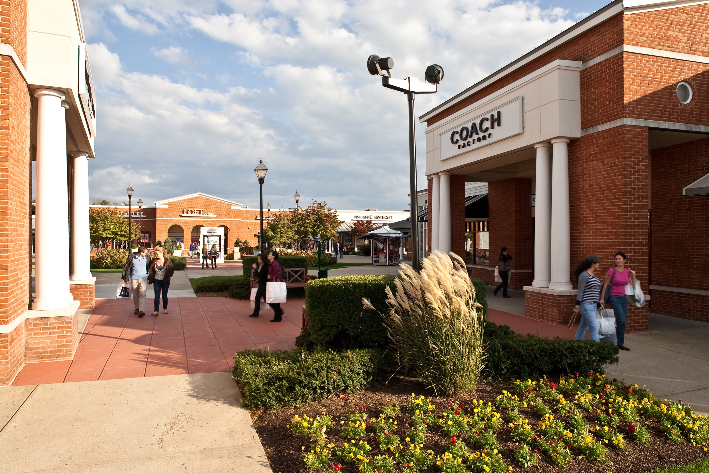 Shopping Malls & Outlets in Loudoun VA | Leesburg Premium Outlets