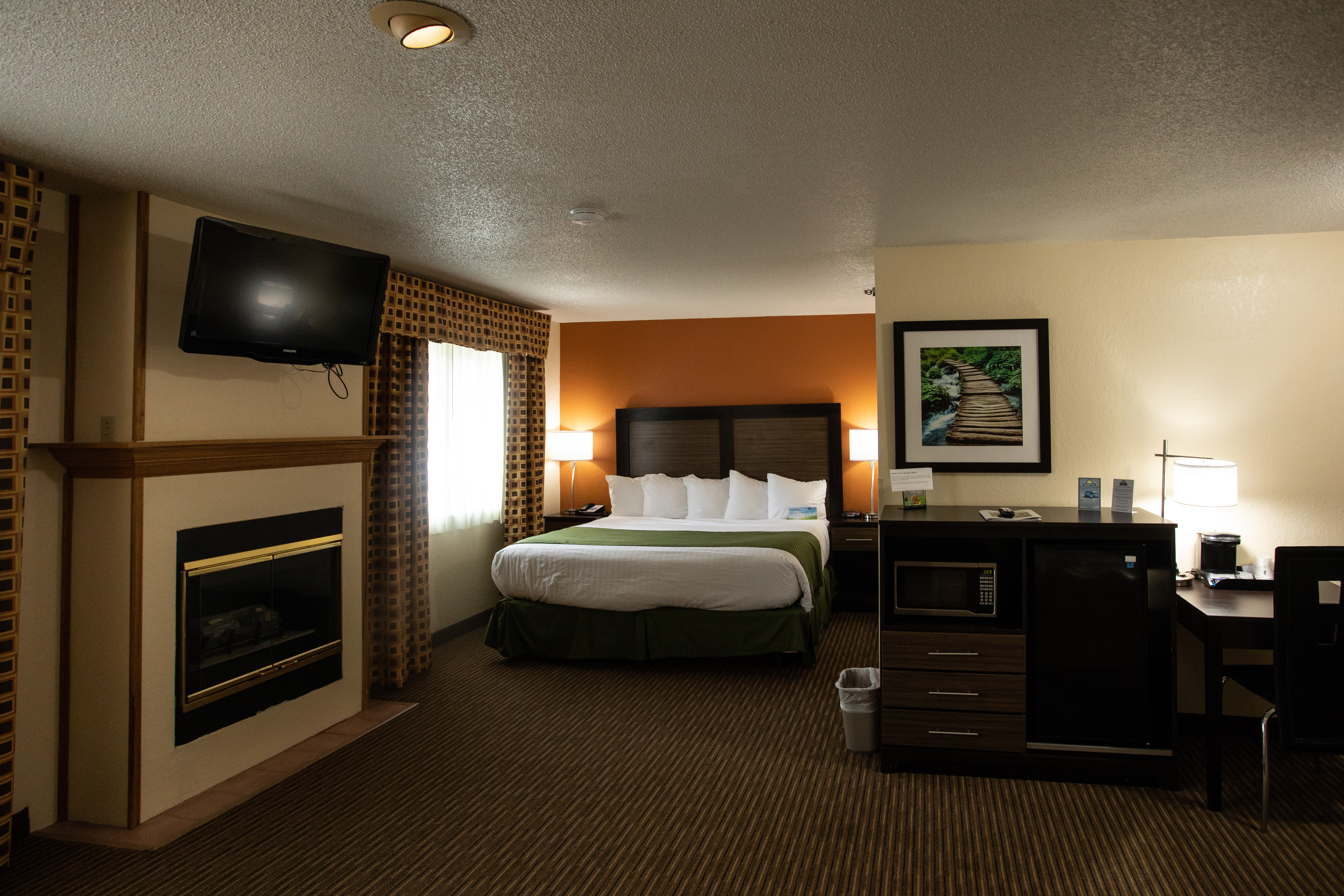 Days Inn Suites By Wyndham Traverse City Days Inn Suites By Wyndham Traverse City, Fireplace Inn Traverse City