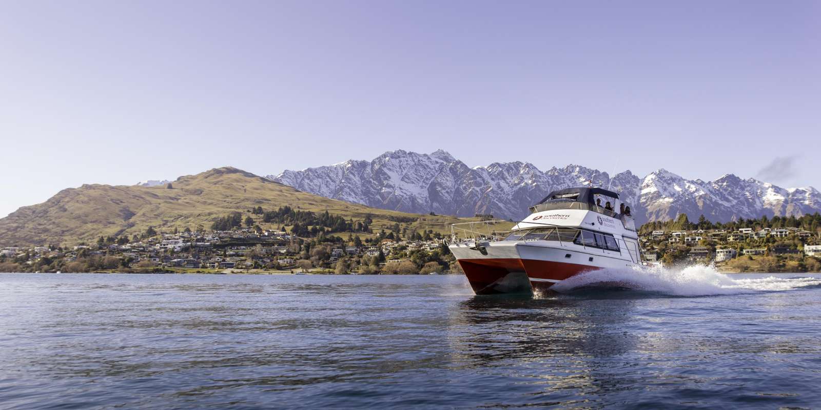 Cruise on Lake Wakatipu with Southern Discoveries Cruise on Lake Wakatipu with Southern Discoveries