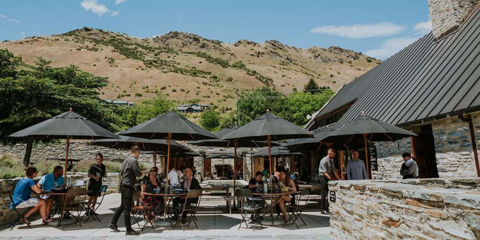 Al Fresco Dining at Amisfield Winery. Credit: @hindsight_retreats on Instagram. Al Fresco Dining at Amisfield Winery. Credit: @hindsight_retreats on Instagram.