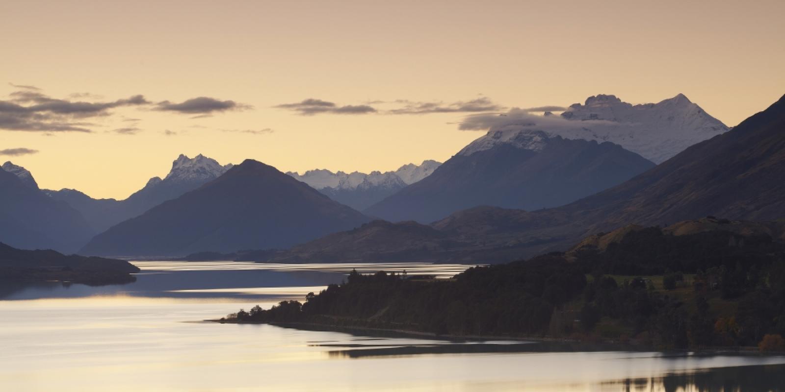 Bennett's Bluff on the way to Glenorchy Bennett's Bluff on the way to Glenorchy