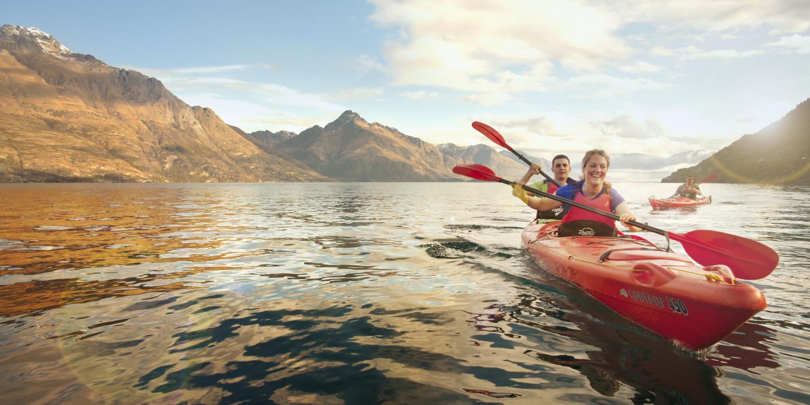 Kayaking on Lake Wakatipu in Queenstown Kayaking on Lake Wakatipu in Queenstown