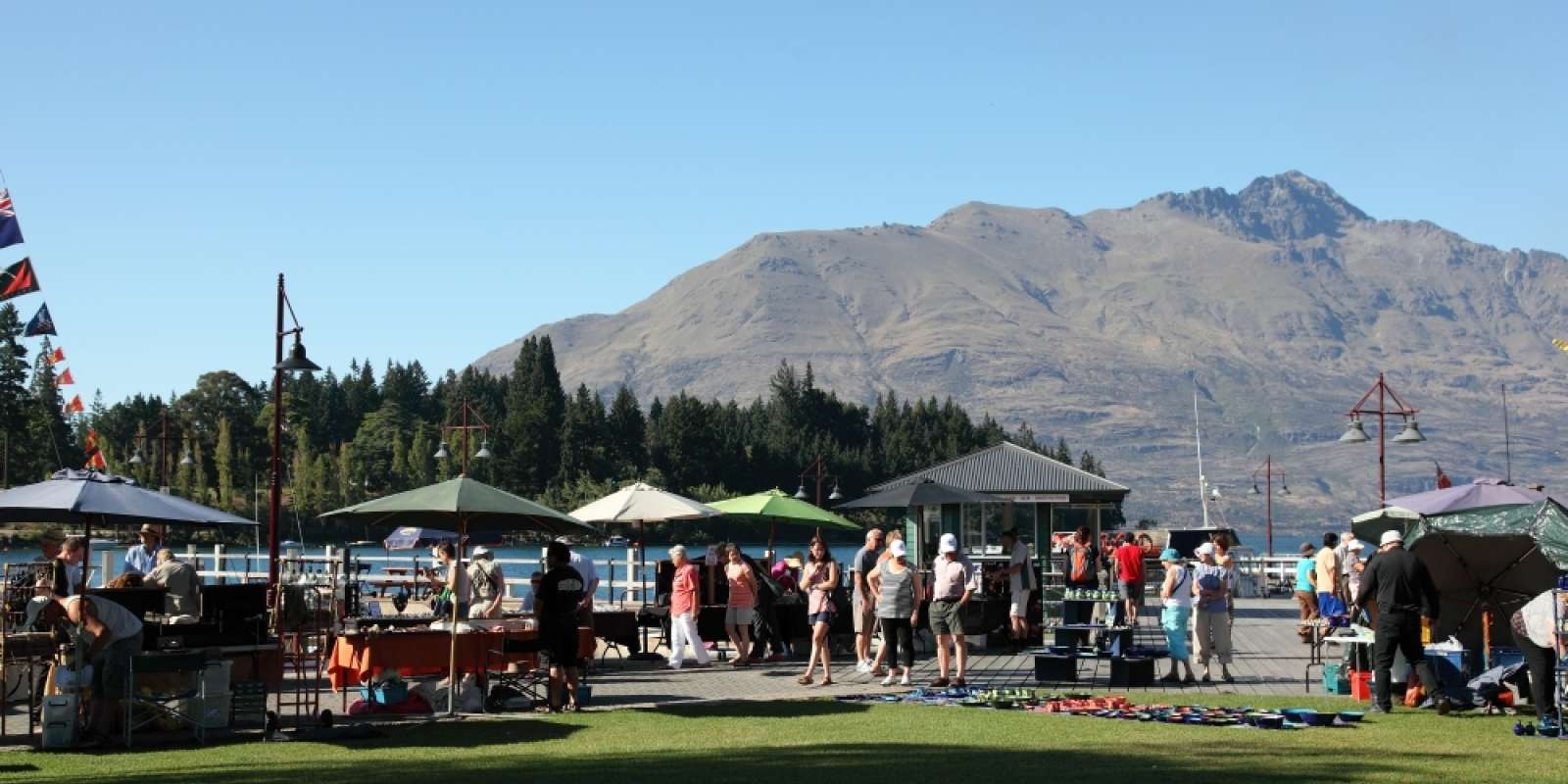 Creative Queenstown Market Creative Queenstown Arts & Crafts Market