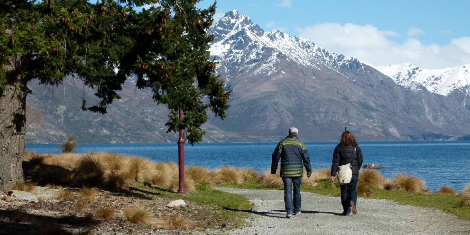 Queenstown Gardens Lakeside Trail Queenstown Gardens Lakeside Trail in Winter