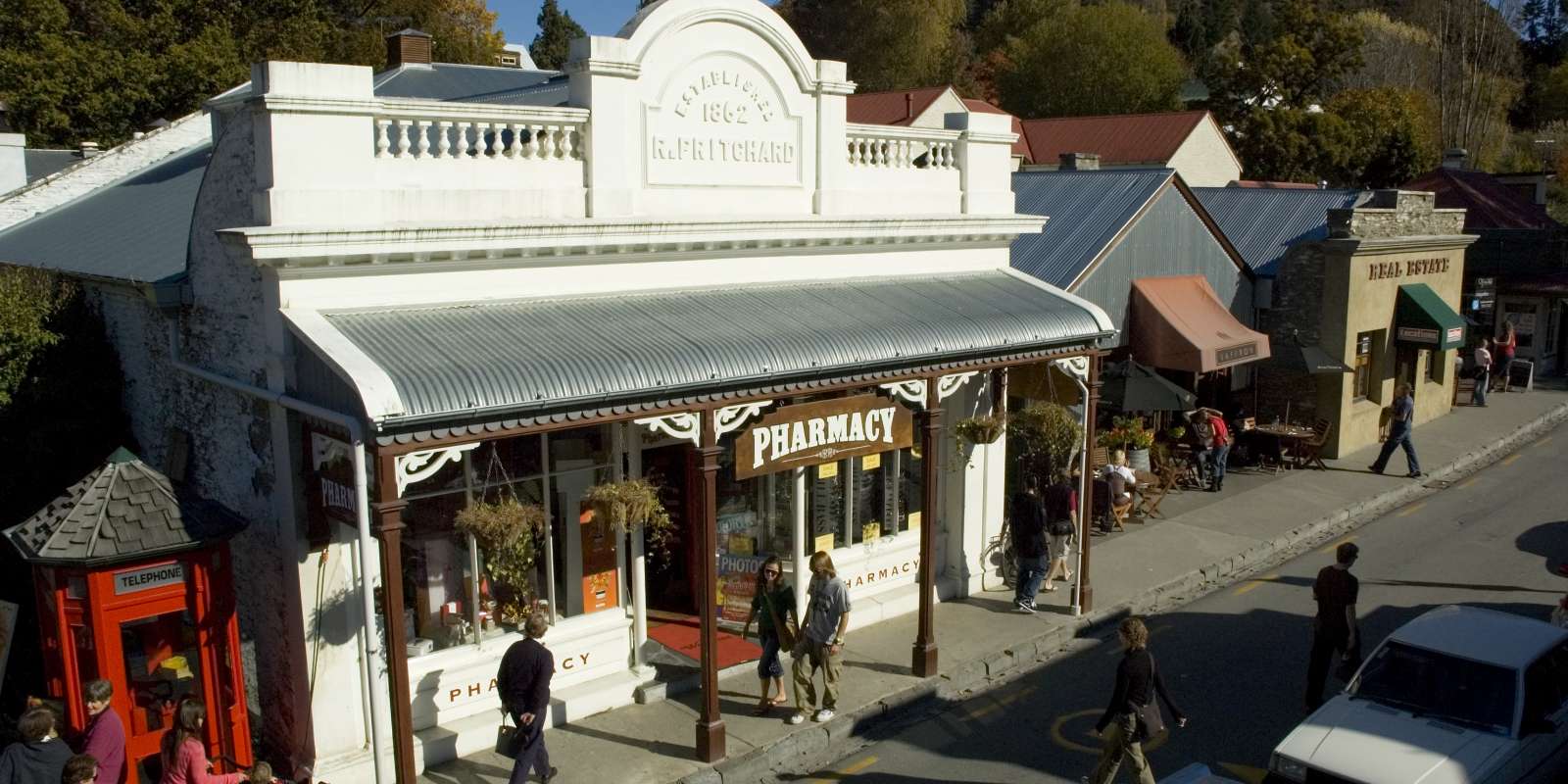 Shopping in Arrowtown