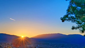 These stunning Santa Fe hues will make anyone a morning person. (Photo credit: Alex Sneiders)