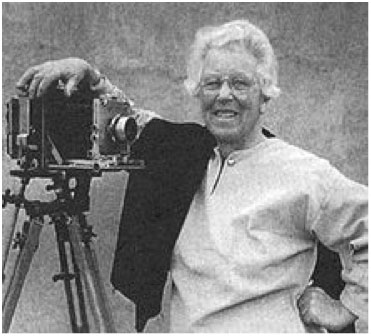 This 1979 photograph is witness to the fact that a large format camera was Laura Gilpin’s life companion.
