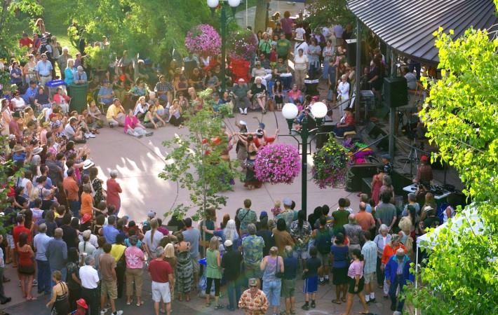 Find a park bench on the plaza, have a seat and watch the world go by! (Photo courtesy of TOURISM Santa Fe)