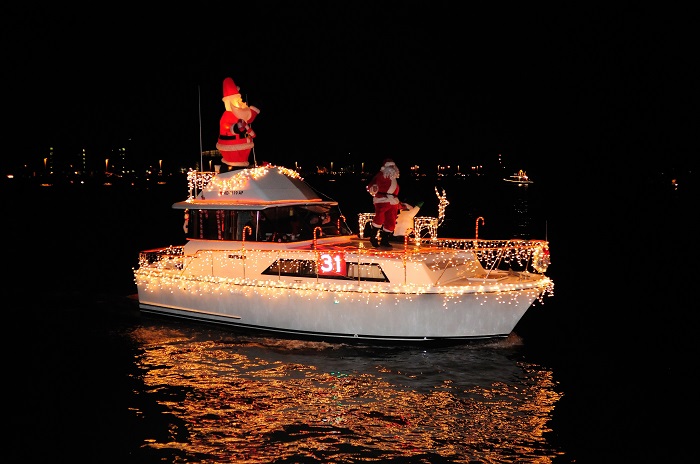 Eastport Yacht Club Lights Parade