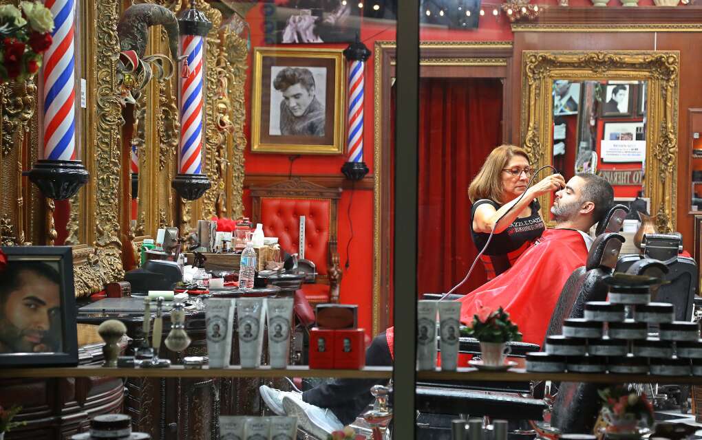 Razzledazzle Barber Shop en Mary Brickell Village.