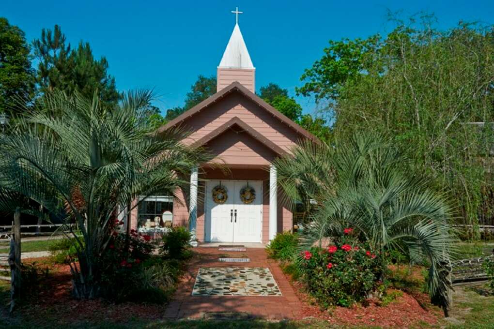 village chappel at heritage park village