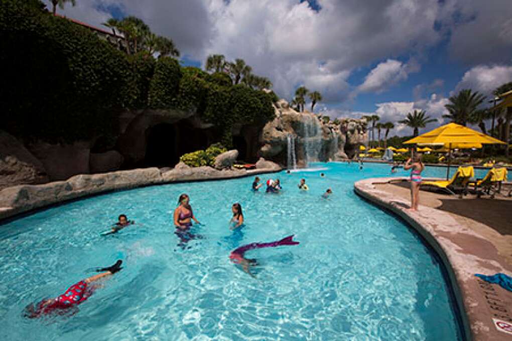 Kids swimming at Mermaid Academy