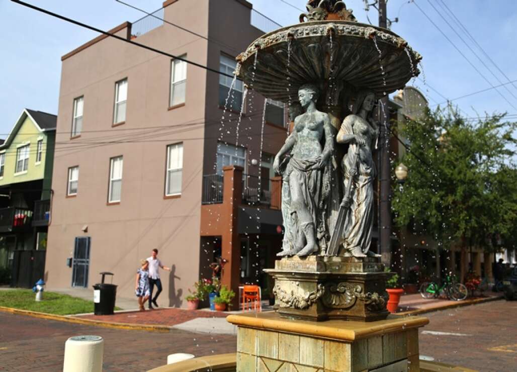 water fountain in Thornton Park