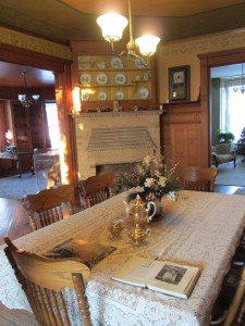 The dining room at Porter's home is elegant and homey.