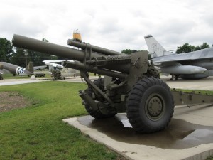 rsz_vin_15_mil_mus_howitzer_cannon