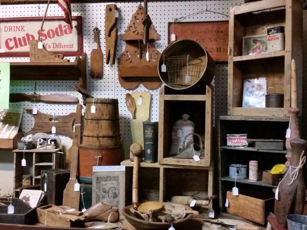 We were impressed with how gorgeous this shop is decorated and the merchandise is well displayed. They have a great selection of primitives. 