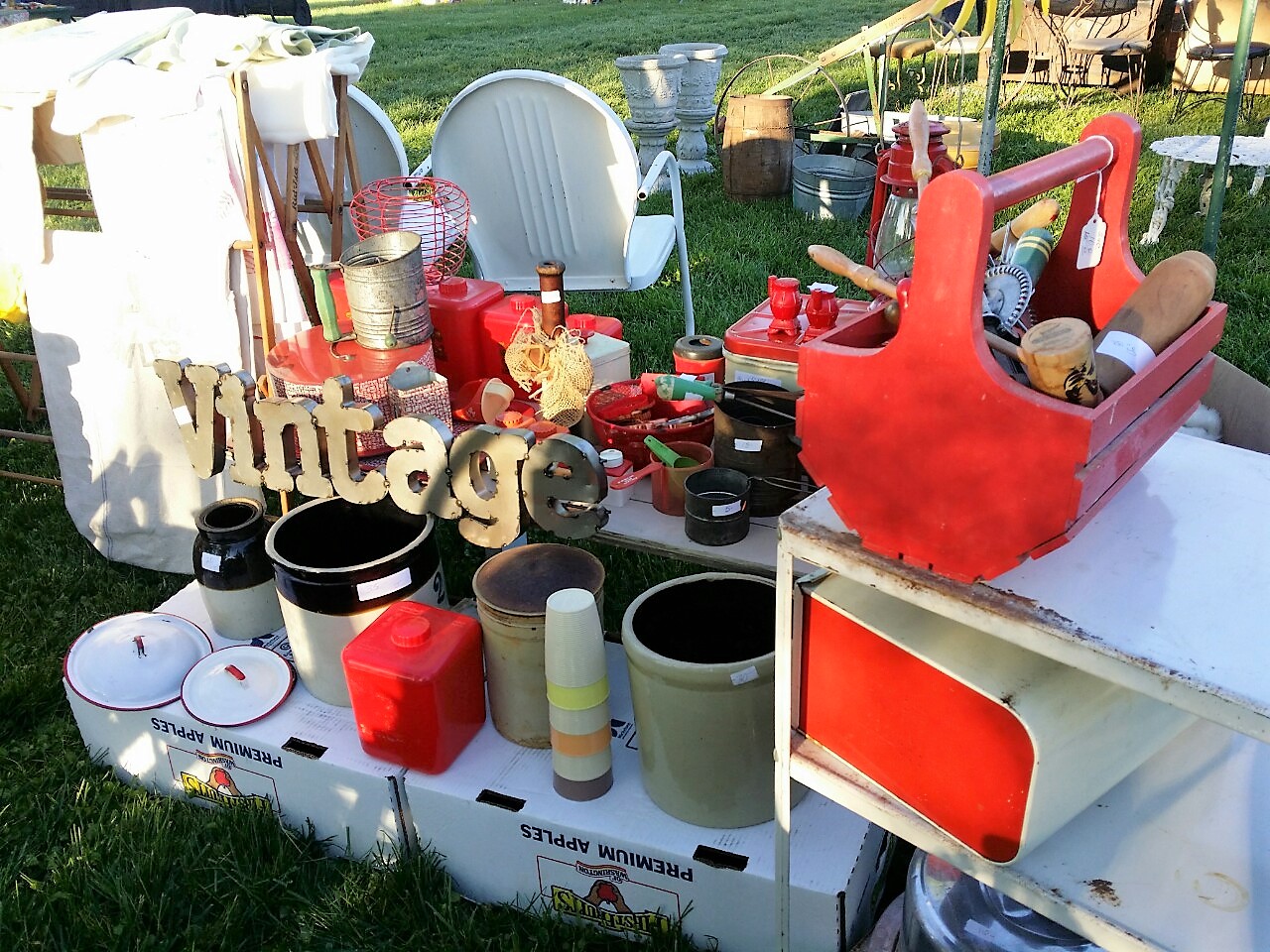 Treasure Hunters Love This Southern Indiana Antique Market