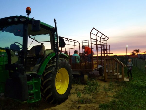 hayride-corn-maze-amazing-fall-fun-waterloo-indiana 