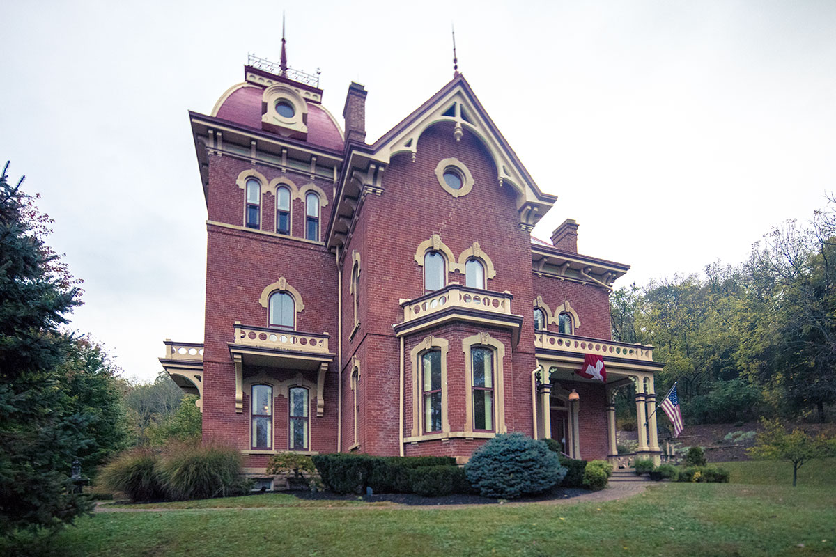 haunted houses in indianapolis Kirstie Silvia