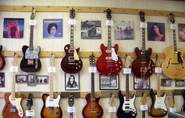 guitar shop, Frank's Guitars