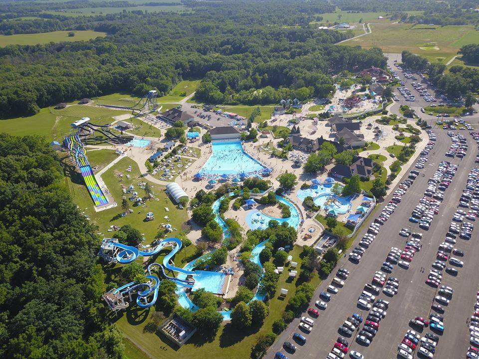 Make a Splash at These 11 Outdoor & Indoor Water Parks in Indiana