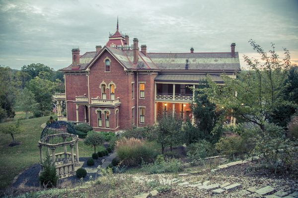 Benjamin Schenck Mansion Bed and Breakfast, Unique Sleep