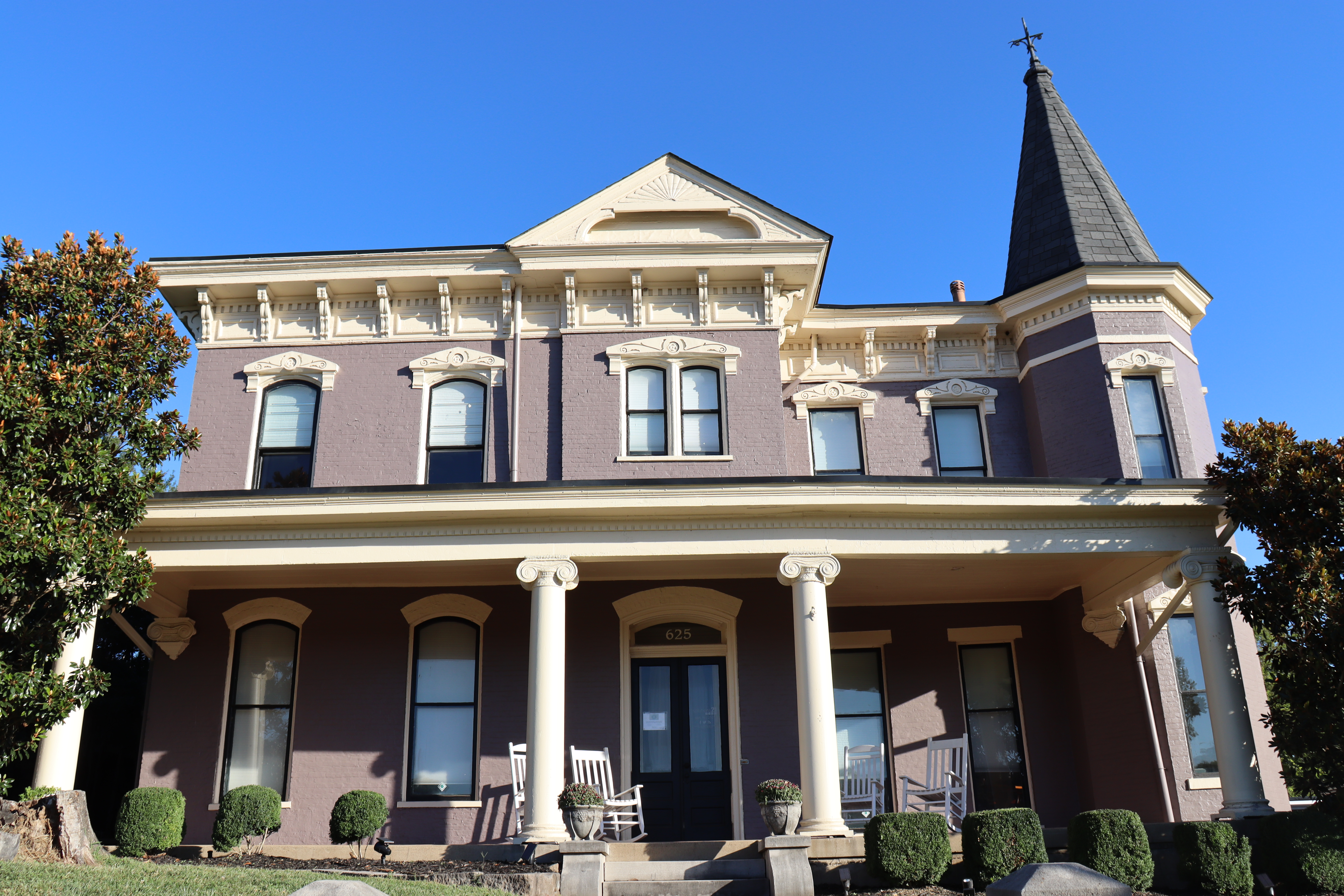 14 Unexpected Architectural Treasures in Clarksville, TN