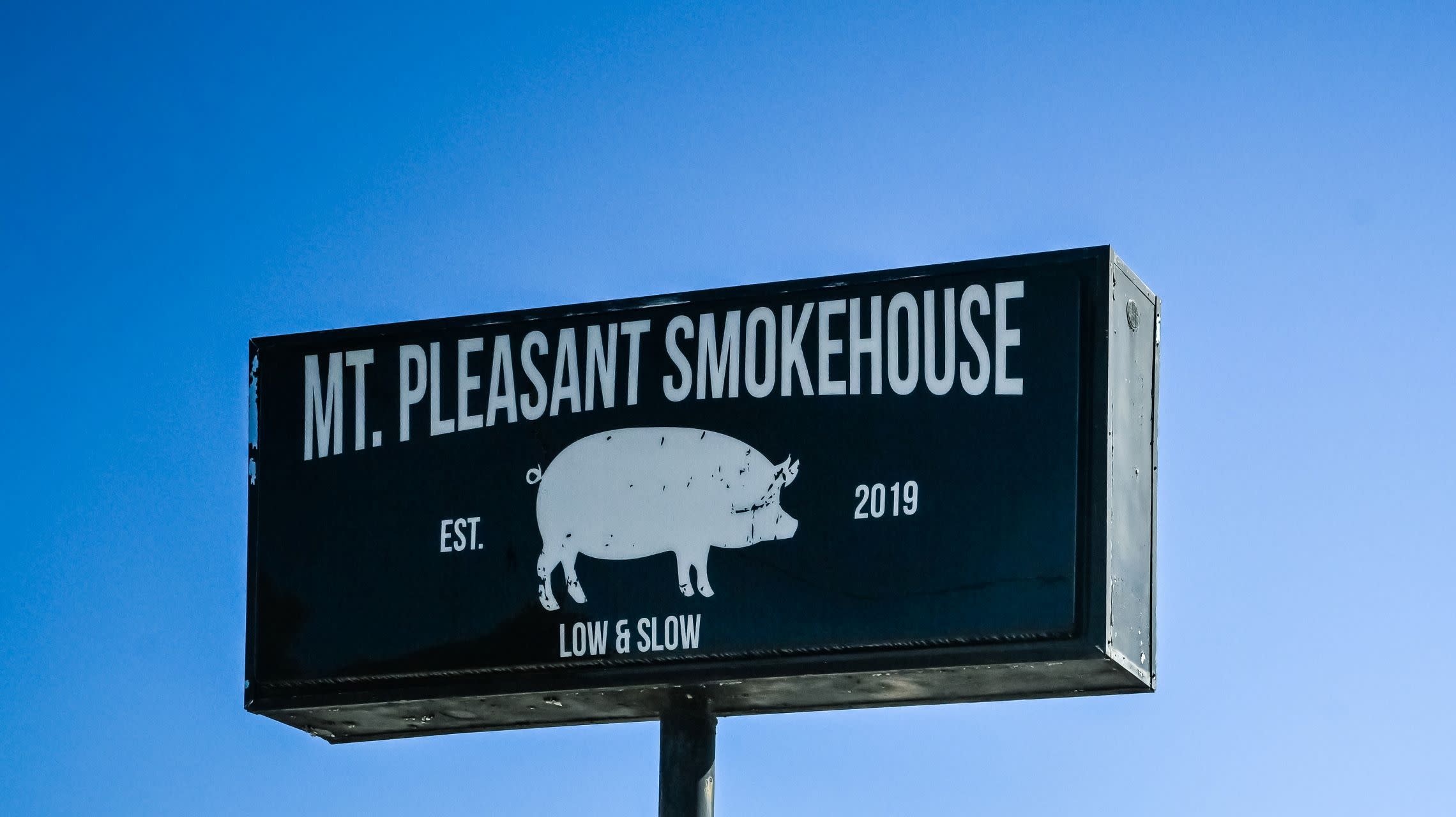 barbecue restaurant sign