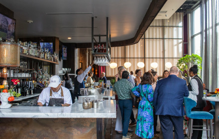 White Oak Kitchen & Cocktails