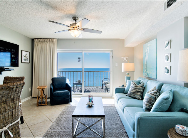 Royal Palms 1003