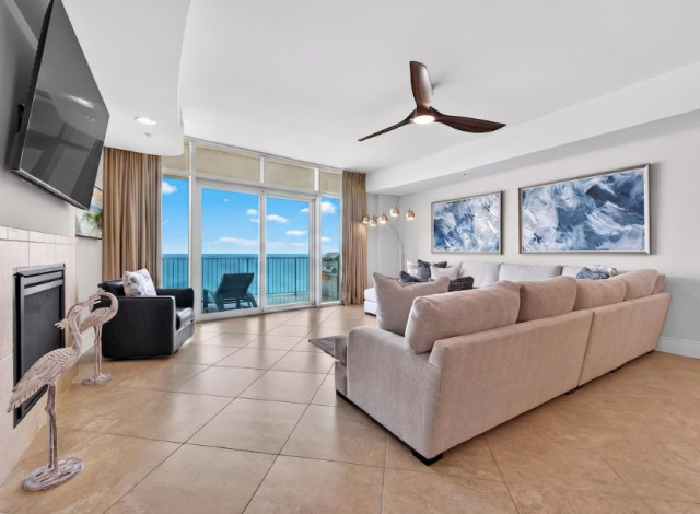 Turquoise Place C902