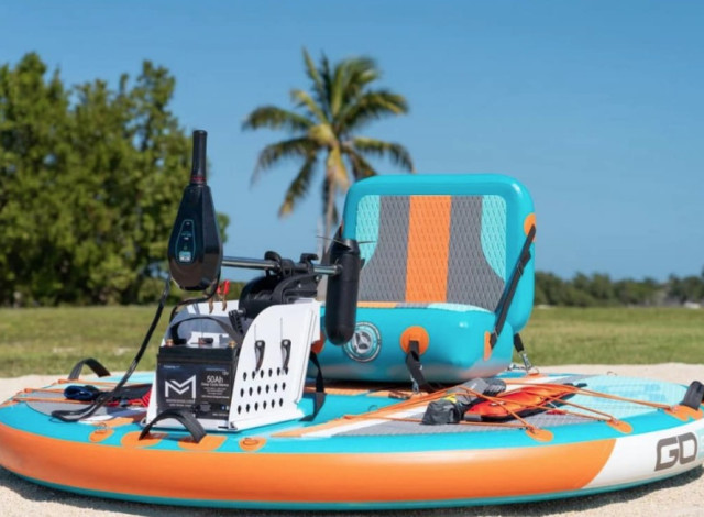 Beachside Circle Boat