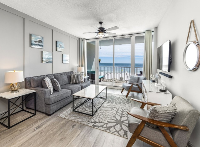 Turquoise Place C2606