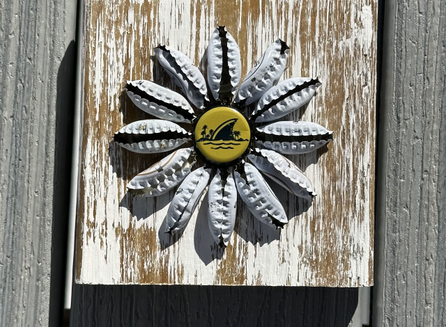 Art al Fresco: Bottle Cap Flower Art