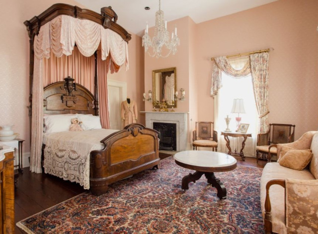 Bragg-Mitchell Mansion