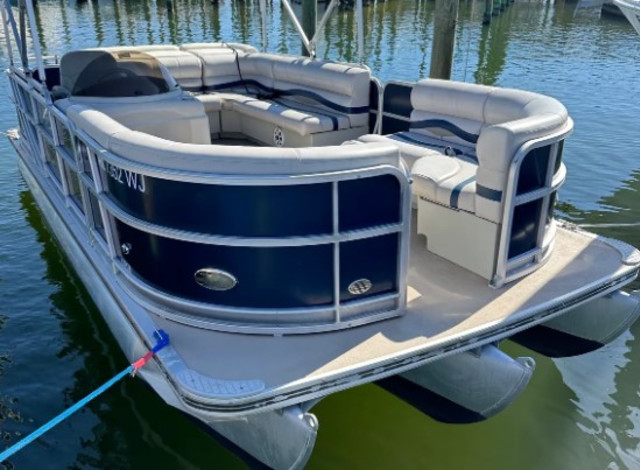 OrangeBeachPontoonBoats.com