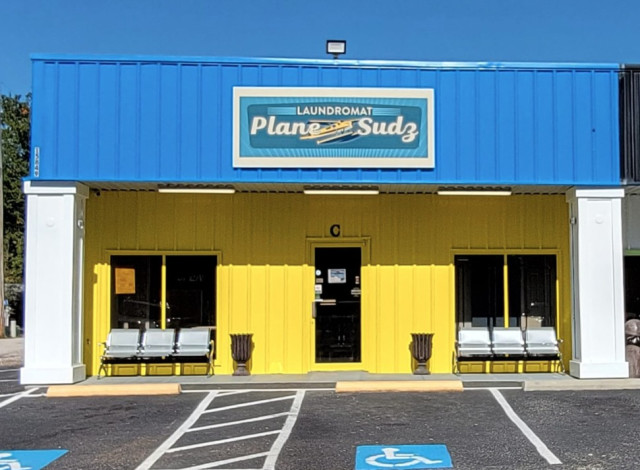 Plane Sudz Laundromat