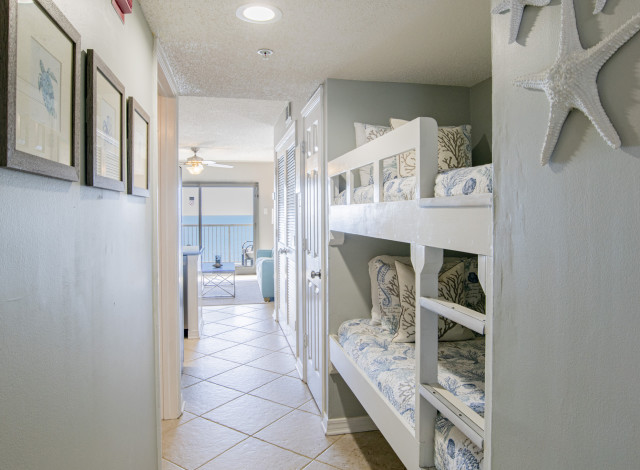Royal Palms 1003