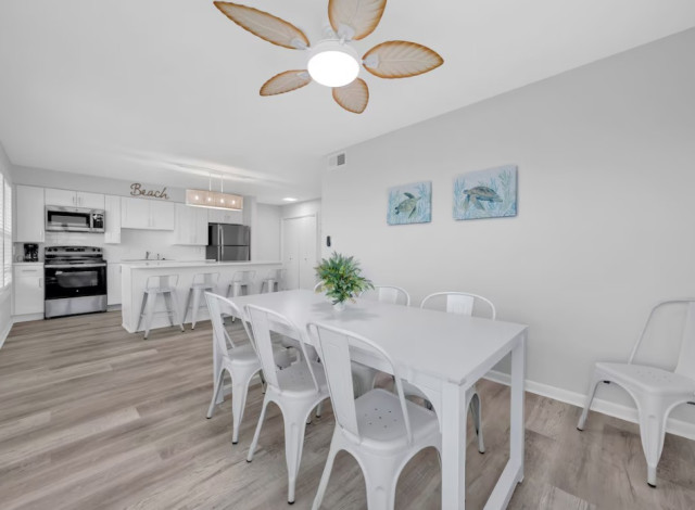 Twin Palms 1