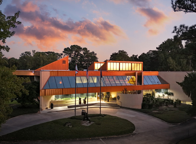 The American Sport Art Museum and Archives (ASAMA)