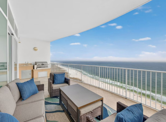 Turquoise Place C2203