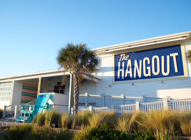 The Hangout in Gulf Shores: Beachside Food & Family Fun!